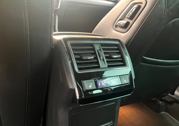 Skoda Superb cena 59900 przebieg: 239000, rok produkcji 2018 z Mieroszów małe 781